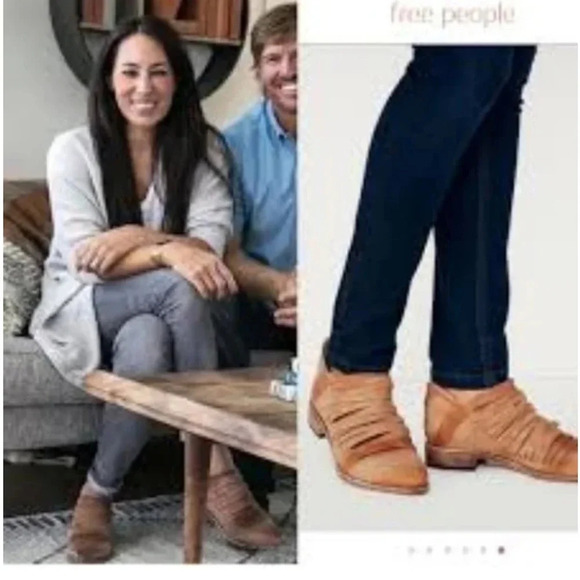 Free People "Lost Valley" Distressed Zipper Back Boots Size 39 - Picture 5 of 14